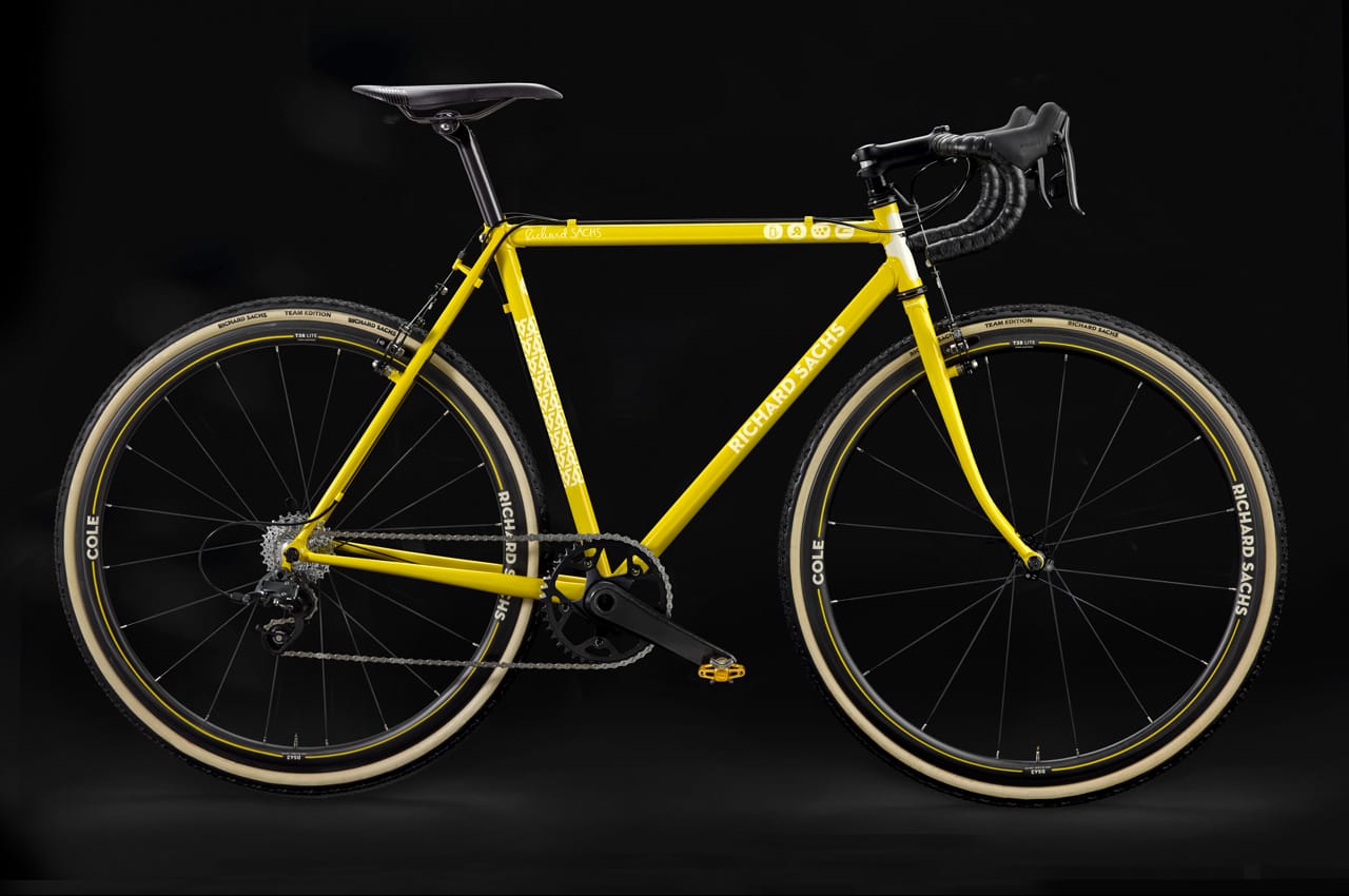 Chris Wimpey photo of this Biship Mixte frameset in chrome and sky blue.